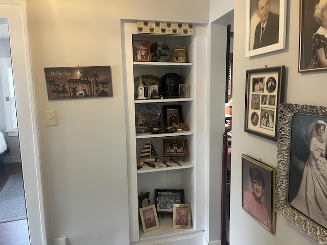 2515 Hubertus Ave, Fort Wayne, IN 46805 - view of pantry