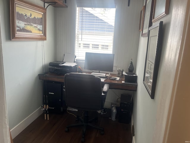 2515 Hubertus Ave, Fort Wayne, IN 46805 - office with dark wood-type flooring and baseboards