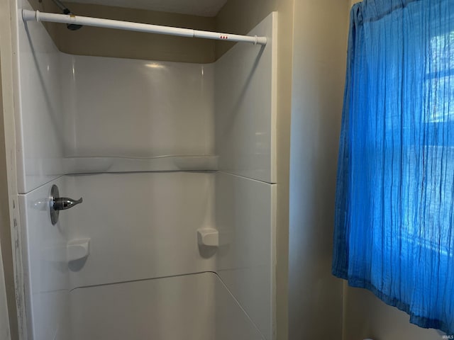 7374 W Upper Bensart Dr, Claypool, IN 46510 - bathroom featuring a shower