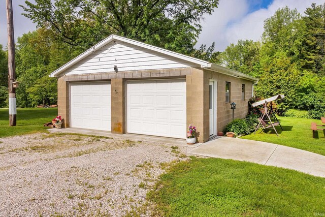 view of detached garage