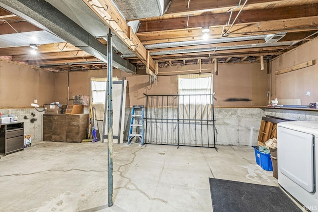 basement with washer / dryer