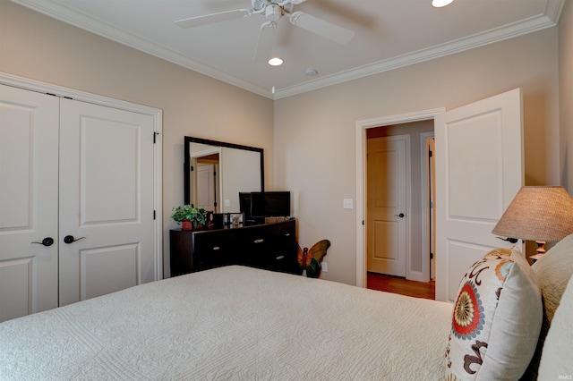 8455 Nolia Ln, Newburgh, IN 47630 - bedroom with ornamental molding, a closet, a ceiling fan, recessed lighting, and wood finished floors