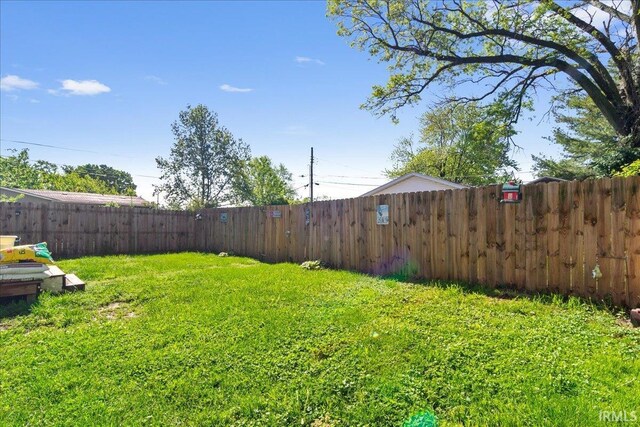 510 W Washington St, Oakland City, IN 47660 - view of yard