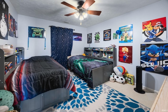 bedroom featuring a ceiling fan