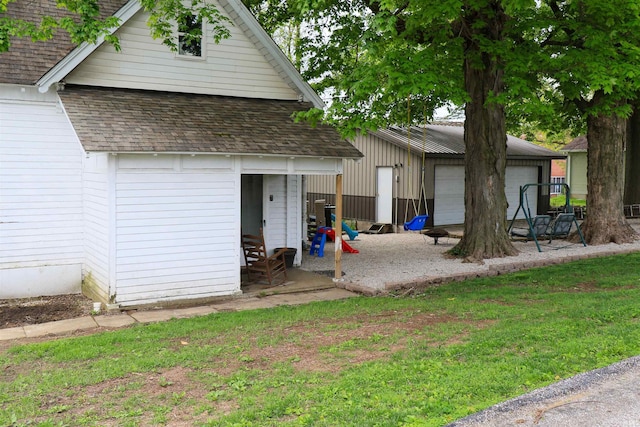 1008 E Walnut St, Petersburg, IN 47567 - view of outbuilding featuring an outdoor structure