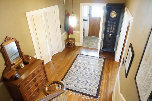 1208 Leeper Ave, South Bend, IN 46617 - foyer with wood finished floors and baseboards
