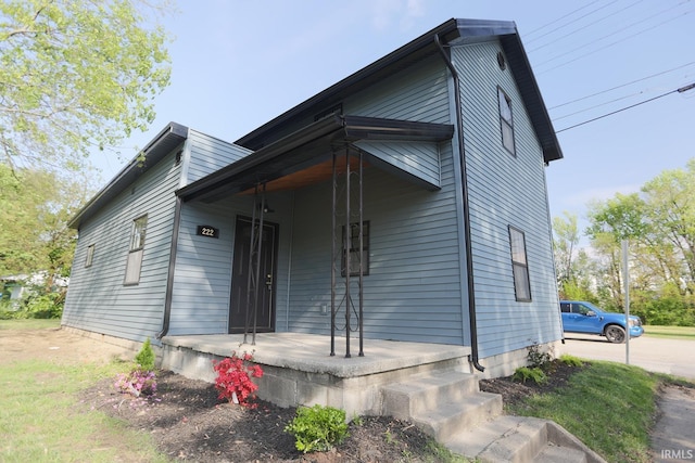 view of front facade featuring covered porch