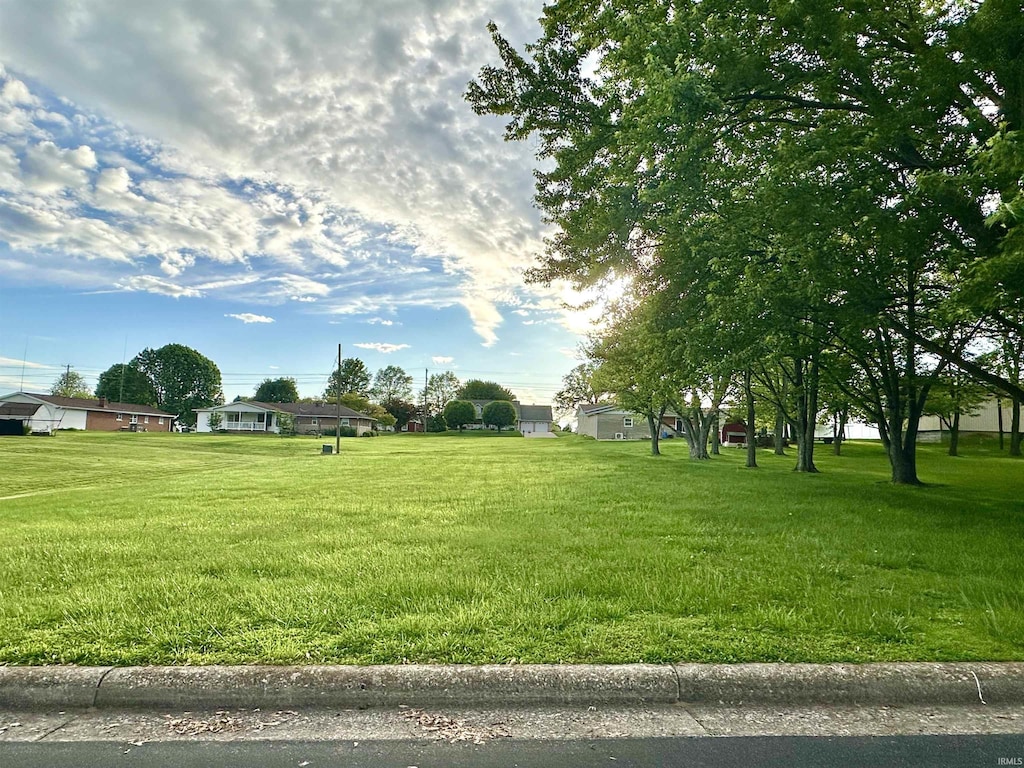 N Leland Dr, Huntingburg, IN 47542