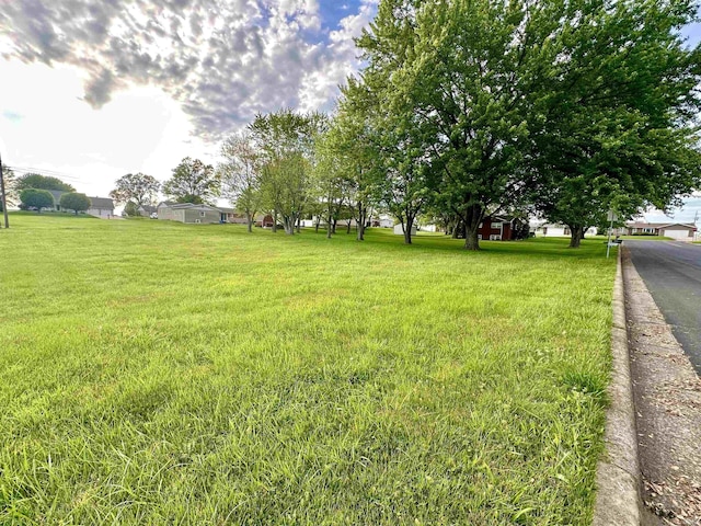 N Leland Dr, Huntingburg, IN 47542
