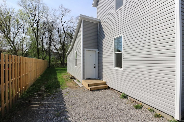 455 E Barner St, Frankfort, IN 46041 - view of side of home with fence