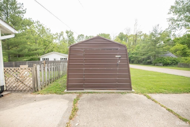 1831/1833 S Maxwell St, Bloomington, IN 47401 - view of shed with view of scattered trees