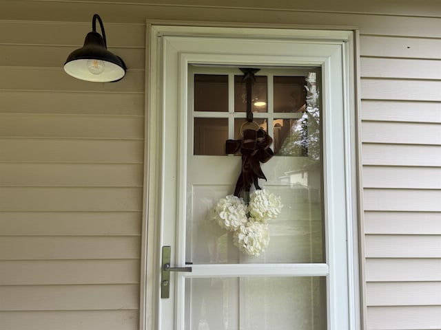 2823 Hillside Dr, Bedford, IN 47421 - view of exterior entry