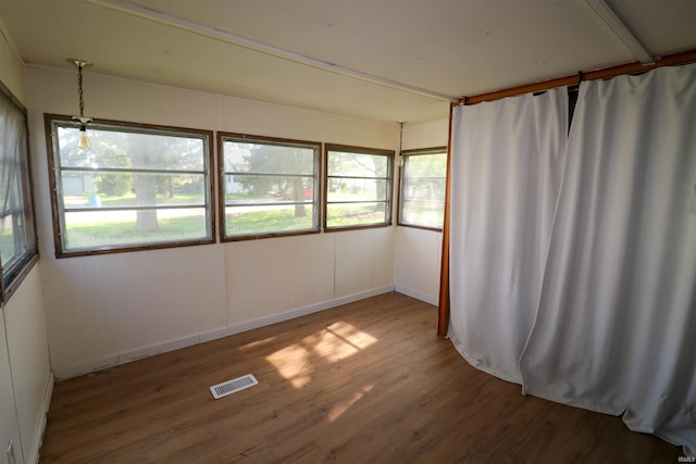 1008 W Elm St, Hartford City, IN 47348 - view of unfurnished sunroom