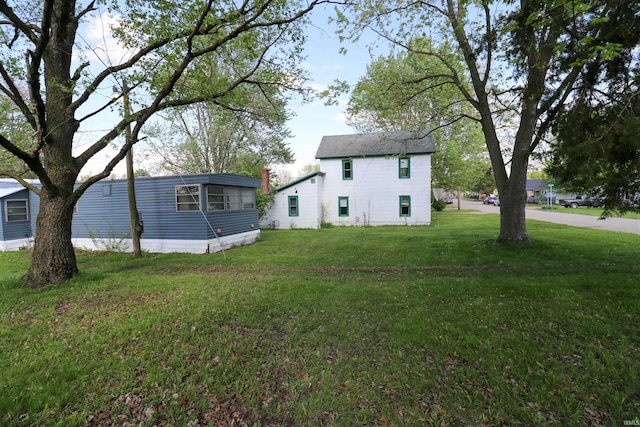 1008 W Elm St, Hartford City, IN 47348 - view of grassy yard