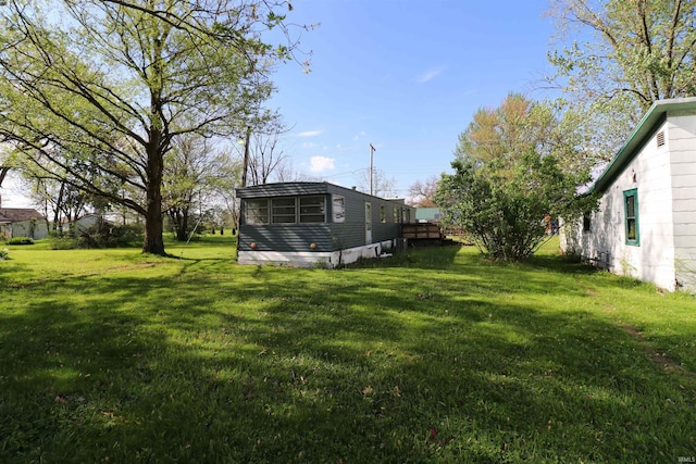 1008 W Elm St, Hartford City, IN 47348 - view of green lawn