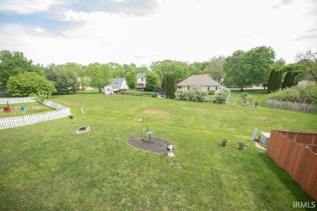 3417 S Tulip Ave, Bloomington, IN 47403 - view of yard featuring an outdoor structure and a shed