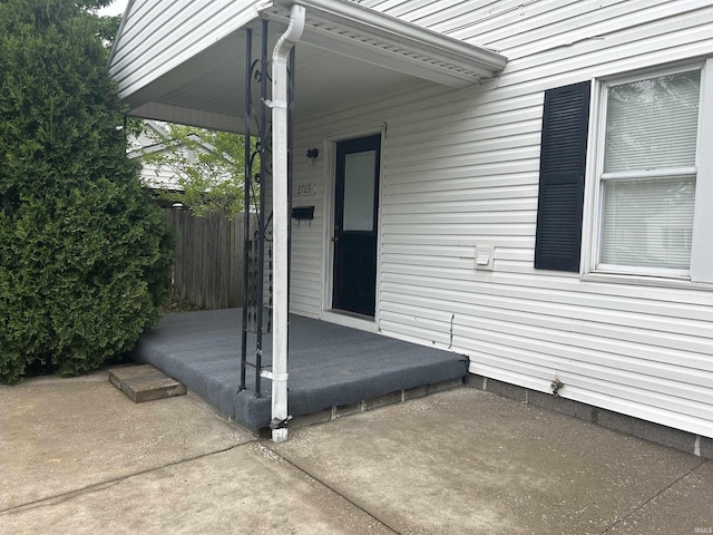 2705 Edgar St, Evansville, IN 47710 - view of patio / terrace with fence