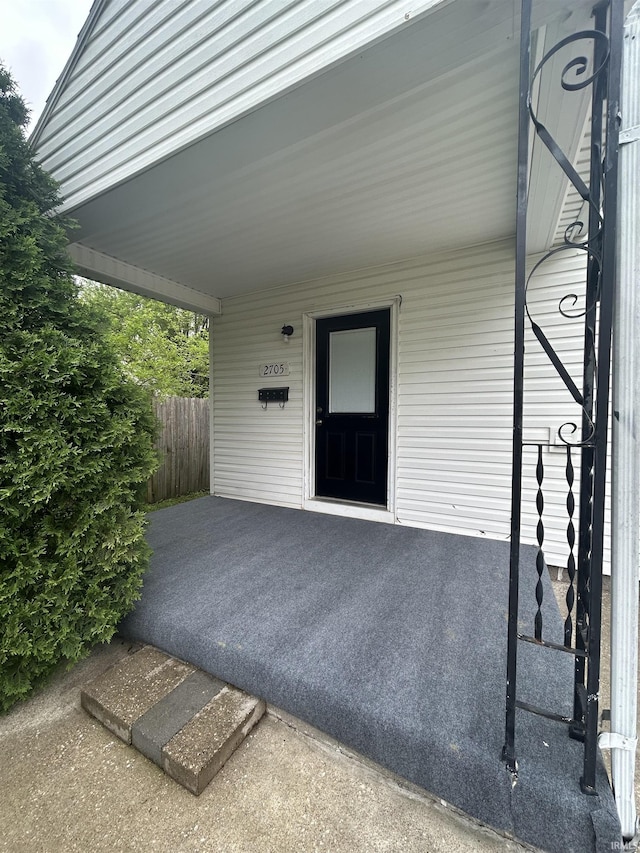 2705 Edgar St, Evansville, IN 47710 - entrance to property featuring fence and a patio