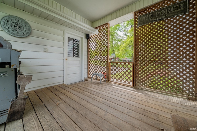521 S Riverside Dr, Winamac, IN 46996 - view of deck