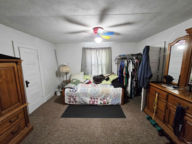 130 W 2nd St, Rochester, IN 46975 - carpeted bedroom featuring a textured ceiling and ceiling fan