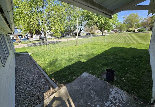 130 W 2nd St, Rochester, IN 46975 - view of yard