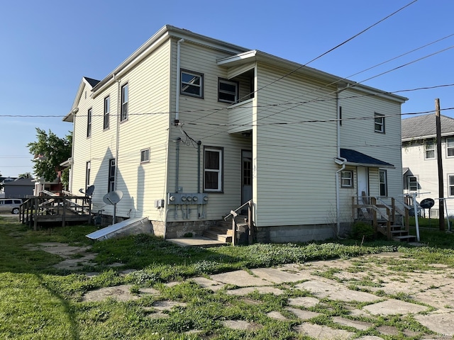 115 E 2nd St, Peru, IN 46970 - back of house featuring entry steps