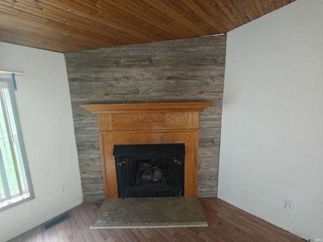78 Ems B6 Ln, Leesburg, IN 46538 - detailed view of a fireplace with raised hearth and wood finished floors