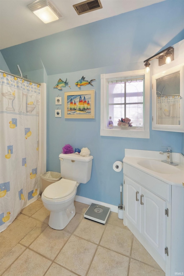 full bath featuring toilet, vanity, tile patterned flooring, baseboards, and a shower with shower curtain