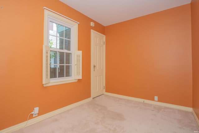 927 S Lombard Ave, Evansville, IN 47714 - carpeted empty room featuring baseboards