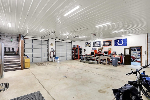 5571 Poff Rd, Martinsville, IN 46151 - garage with a workshop area
