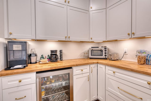 6055 Logel Rd, Newburgh, IN 47630 - bar area featuring beverage cooler