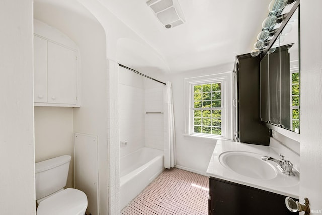 1602 Cedar St, South Bend, IN 46617 - full bath featuring toilet, vanity, and shower / bath combination