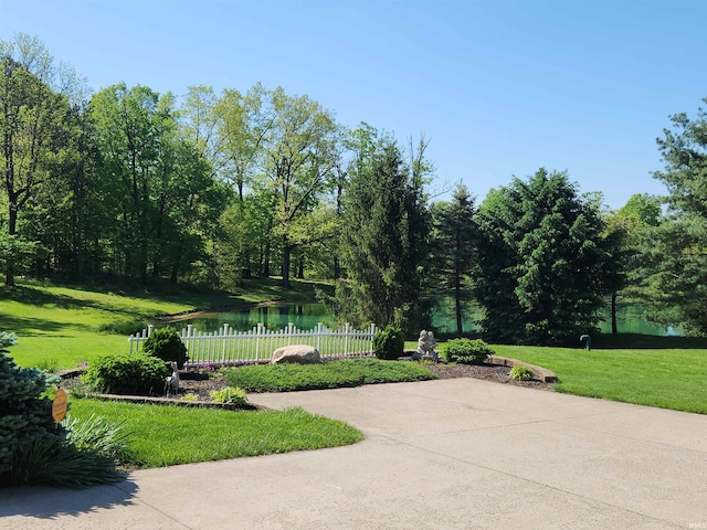 6425 E Wellston Dr, Bloomington, IN 47408 - surrounding community with a water view