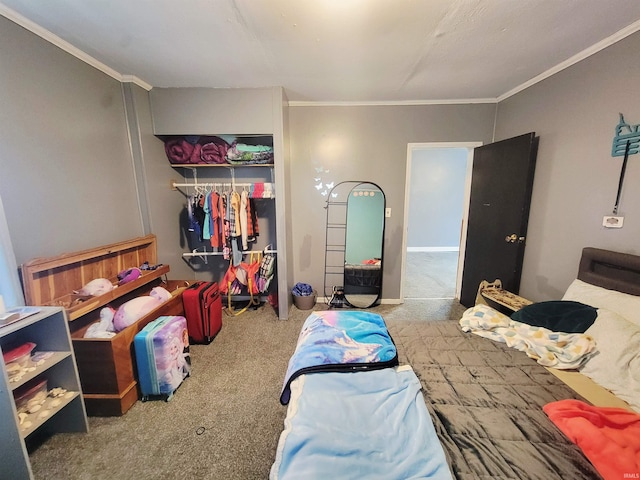 109 N Martin St, Ligonier, IN 46767 - bedroom featuring carpet floors, crown molding, and a closet