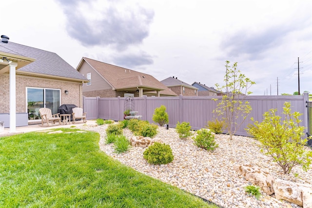 5512 Abbe Wood Dr, Newburgh, IN 47630 - view of yard featuring a patio area