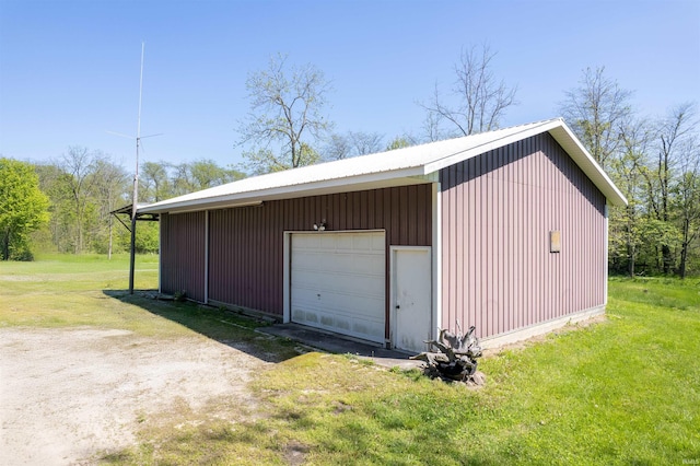 2105 N 100 W, Winchester, IN 47394 - detached garage featuring dirt driveway