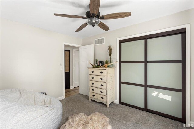 736 Paradise Ave, Lafayette, IN 47905 - bedroom with carpet flooring, baseboards, ceiling fan, and a closet