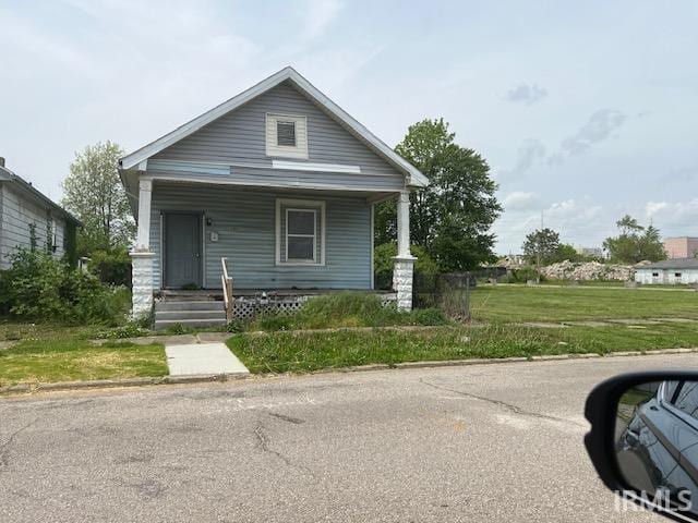 view of front facade with covered porch