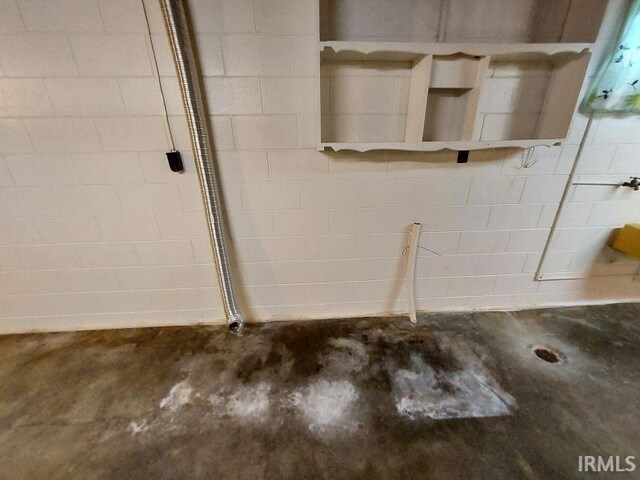 1800 N 350 W, Jasper, IN 47546 - detailed view of concrete floors