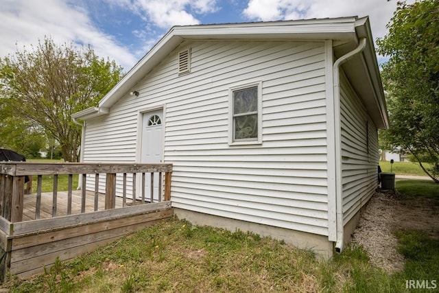 902 E Grant, Hartford City, IN 47348 - view of property exterior with a deck