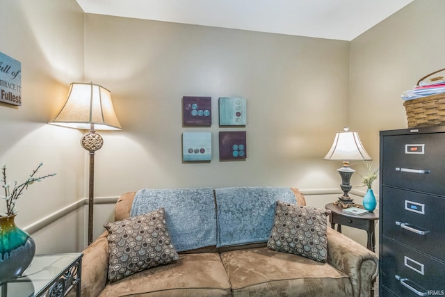 410 Longtree Ln, Logansport, IN 46947 - view of living room
