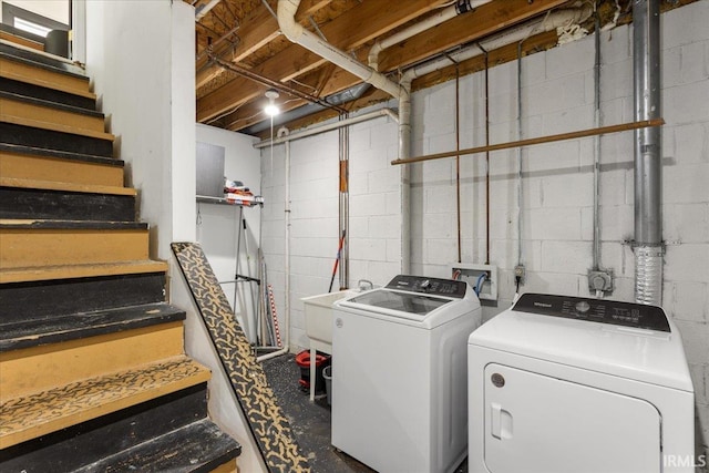 214 Mccutcheon Dr, Lafayette, IN 47909 - washroom featuring separate washer and dryer