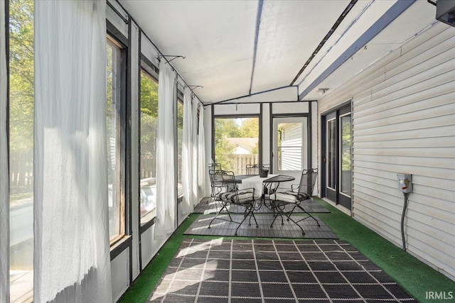 214 Mccutcheon Dr, Lafayette, IN 47909 - sunroom featuring lofted ceiling
