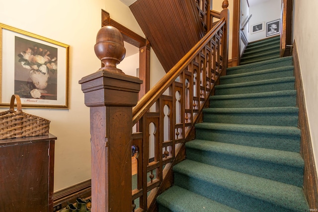 708 W 7th St, Bloomington, IN 47404 - view of stairs