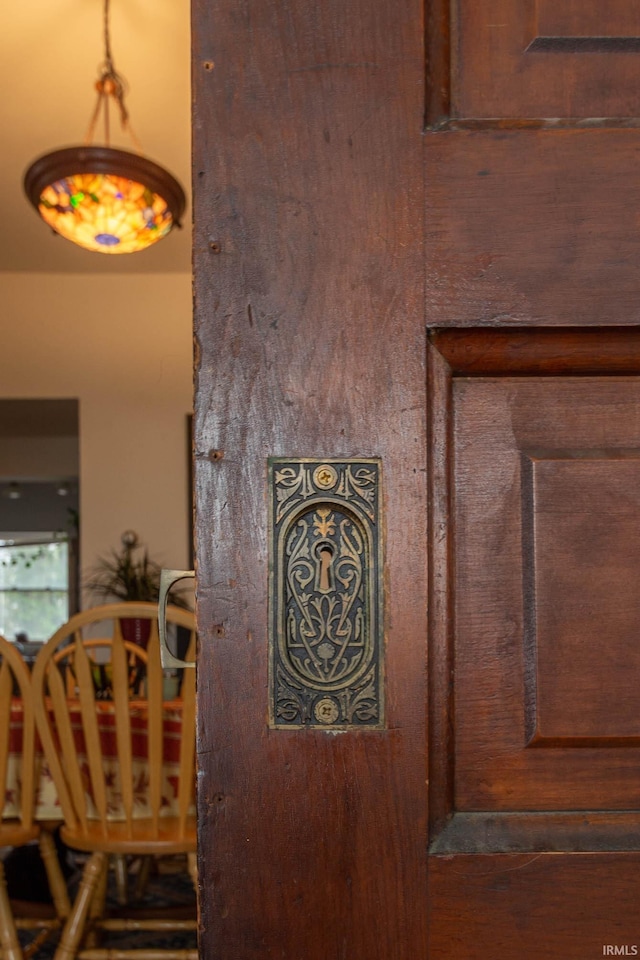 708 W 7th St, Bloomington, IN 47404 - detailed view of a gate