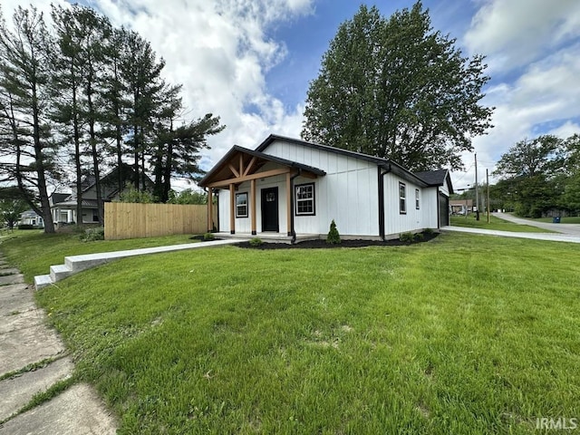 403 S Meridian St, Jasonville, IN 47438 - view of front of house with covered porch