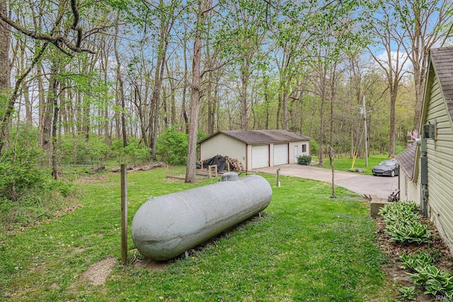5480 E 900 N, Syracuse, IN 46567 - view of grassy yard featuring an outbuilding and a detached garage