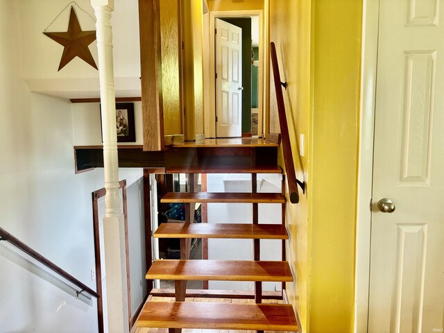 4203 Logansport Rd, Logansport, IN 46947 - view of staircase