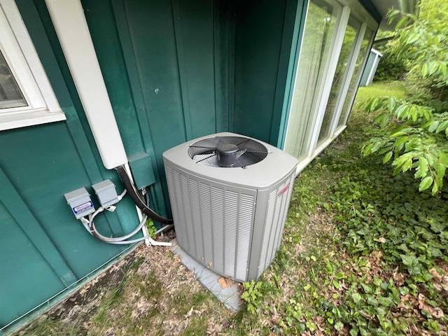 3212 S Saint Joseph St, South Bend, IN 46614 - exterior view of cooling unit
