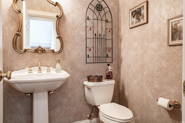 10528 Indian Ridge Dr, Fort Wayne, IN 46814 - bathroom with toilet